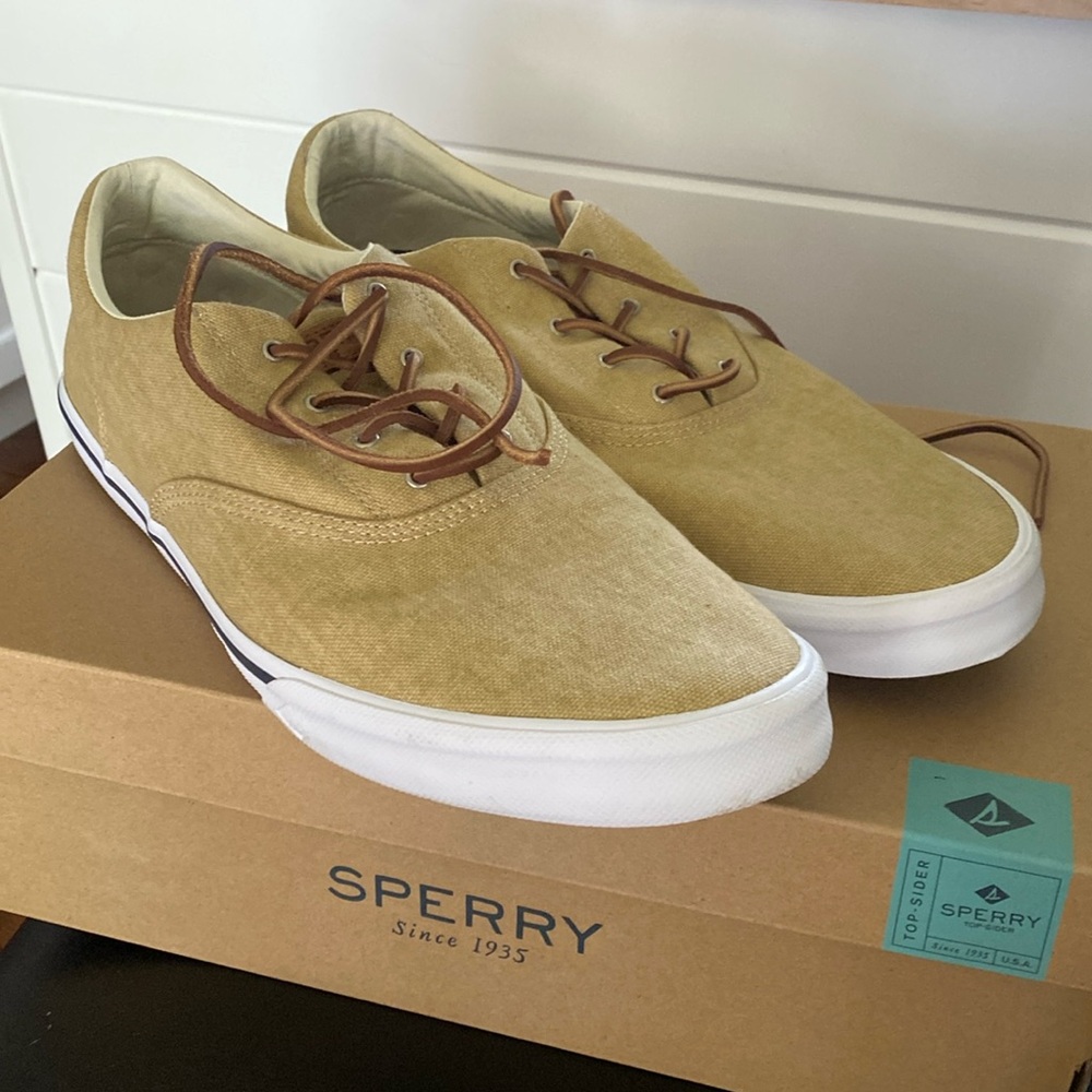 Worn once- in box Men’s Sperry topsiders. Boat shoes. size 16